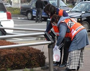 西浦和駅周辺モデル地区　ごみ拾い