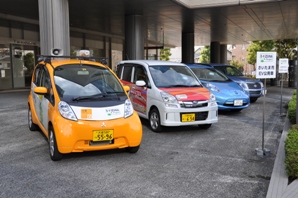 市の公用車として導入した電気自動車の写真