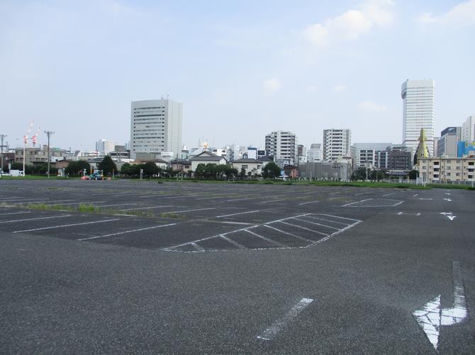 駐車場全景