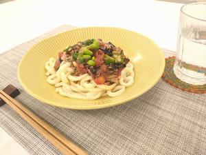 さばとトマトの彩りうどん