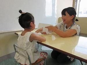 訓練士と1対1で活動する様子
