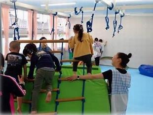 めぶきで運動遊びをしている様子です