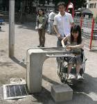 車いす利用者や子どもにも対応した水のみ場