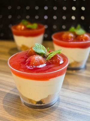 さいたま市産のミニトマトを使用したレアチーズケーキ