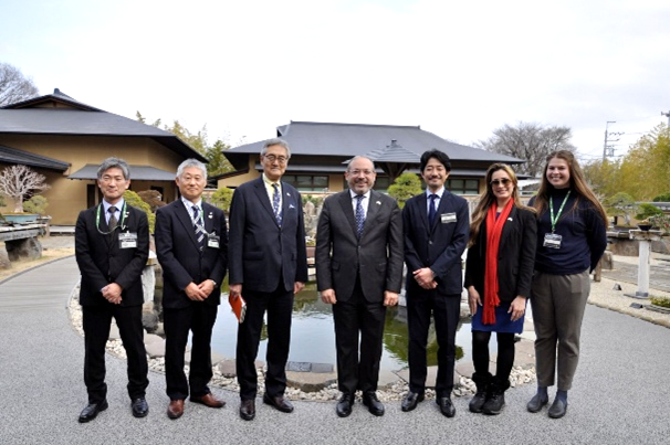 美術館視察様子