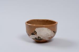 赤楽茶碗　銘「山色清浄身」