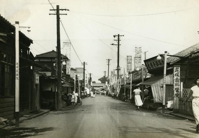 昭和33年、西口駅前通り