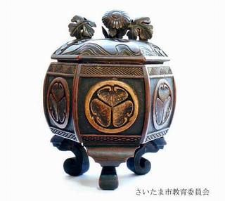 長伝寺「木製三葉葵紋香炉」