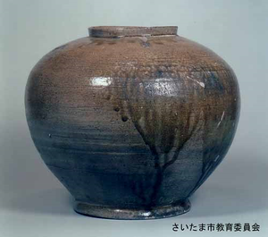 灰釉蔵骨器