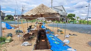 黒色土層の掘り下げ