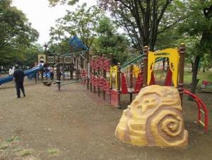 岩槻城址公園・大型複合遊具(横)