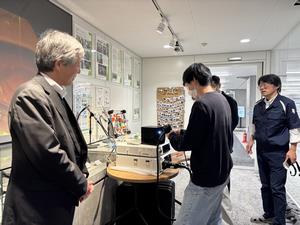 内視鏡操作体験の様子（東京電機大学）