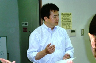 手話を学ぶ市長