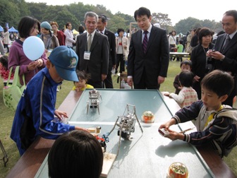 区民まつりの様子の写真