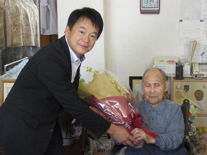 中央区最高年齢者慶祝訪問