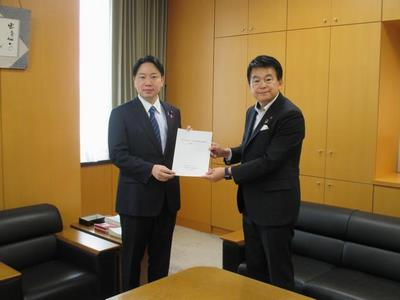 小倉　將信　内閣府特命担当大臣（こども政策）