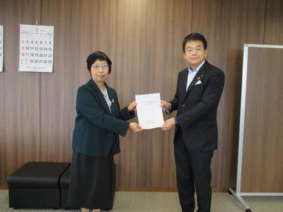 渡辺　由美子　こども家庭庁長官