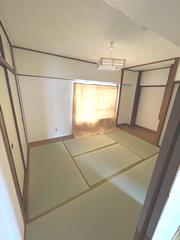 辻水深団地室内