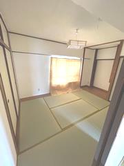 辻水深団地室内