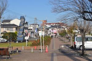 与野本町駅前公園1