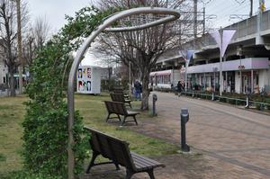 与野本町駅前公園2