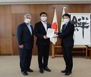正副議長から市長へ