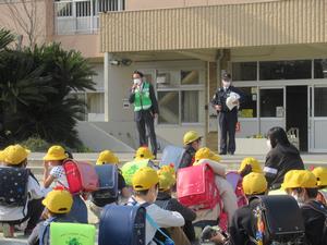 岩槻小 校長先生から安全な登下校についてお話