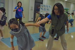 腕をつかまれてもあきらめない