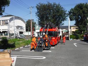 車椅子をバスケットに収容