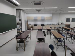 講座室（横）