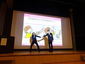 講師