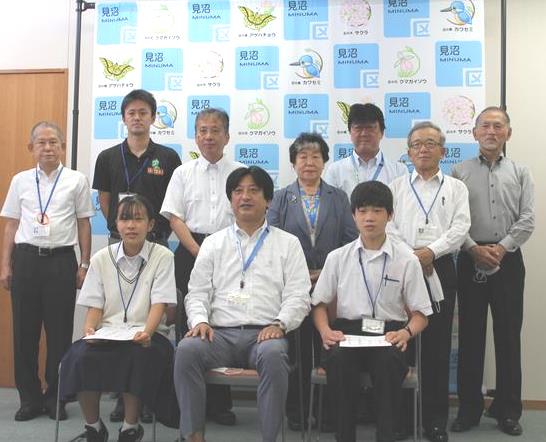 民生委員の方々、子ども民生委員の生徒さんと