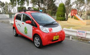 青パト車